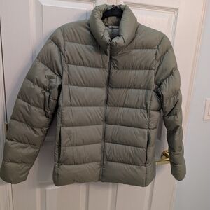 Uniglo Women's Green Puffer Jacket